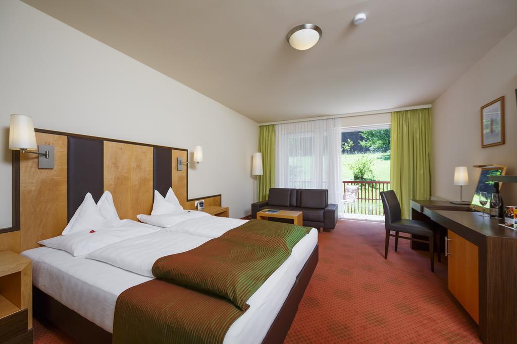 Seehotel Vinzenz Velden am Woerthersee Ngoại thất bức ảnh